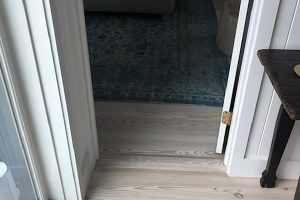 Heart Pine Flooring with the Snowdrop color.